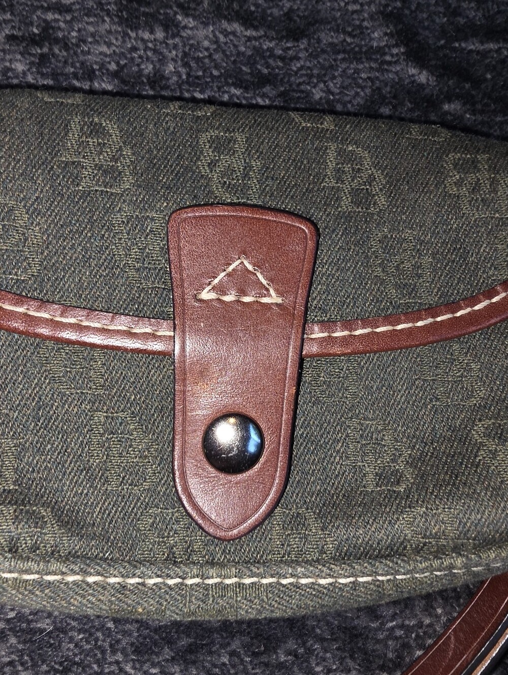 Dooney & Bourke Olive Green Canvas Wristlet Clutch with Brown Trim - Picture 2 of 7